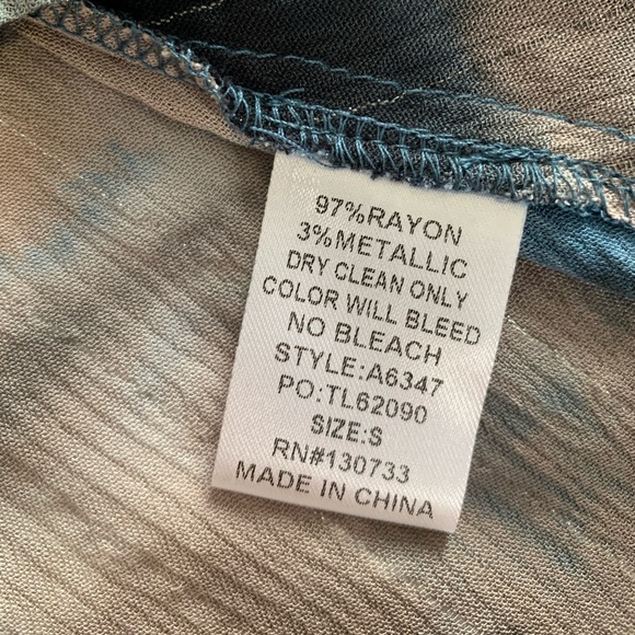 NWT Umgee Tie-Dye Keyhole Tunic Top in Blue, Black  and Taupe - Picture 11 of 16